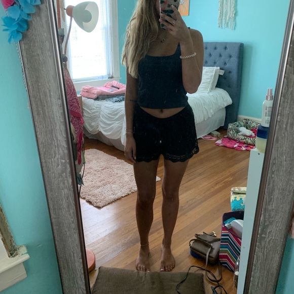 Boutique Shorts - Picture 2 of 2